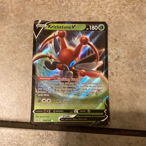 Pokémon card the Pokémon is KricKetune V - Picture 1 of 2